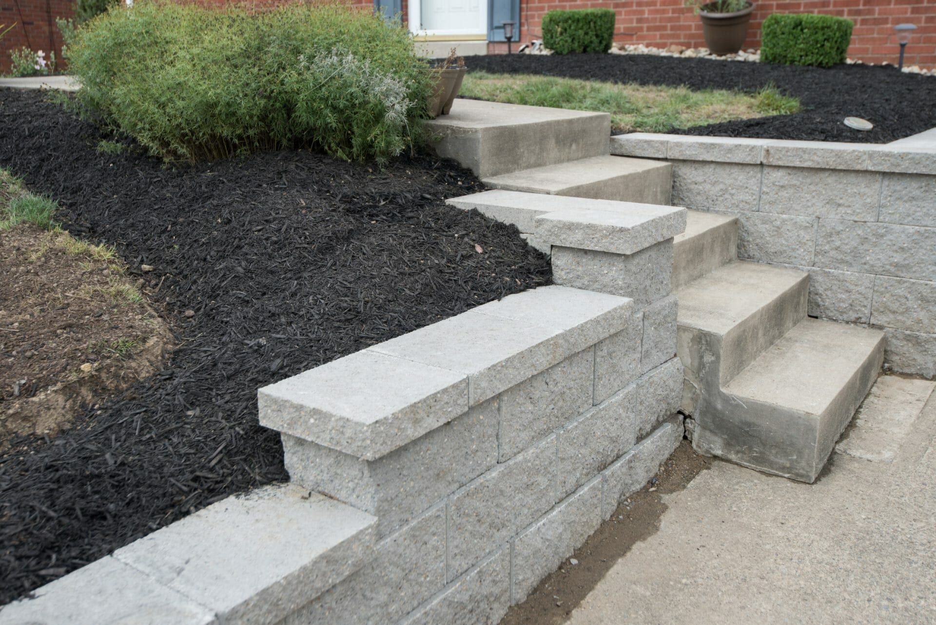 hardscaping (retaining wall)