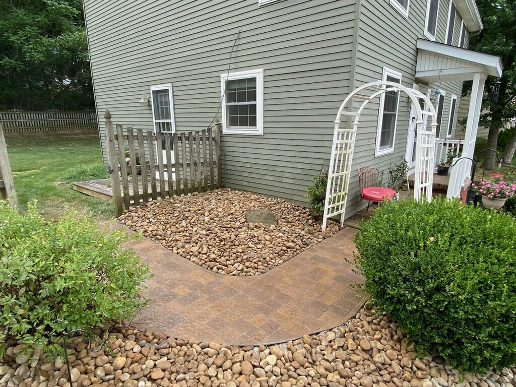 finished walkway made with pavers