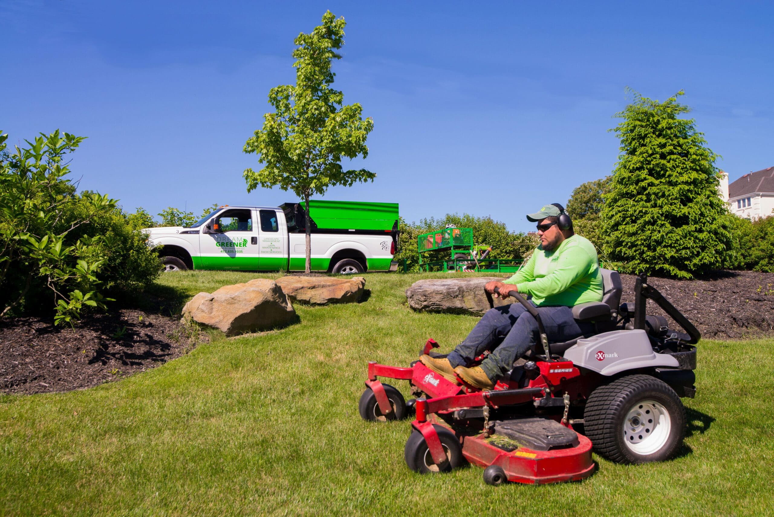 Lawn mowing service in Mt. Lebanon and Pittsburgh PA