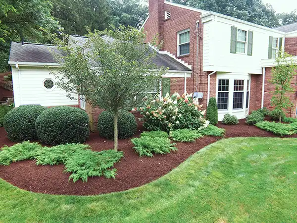 Mulch installation companies in Pittsburgh, PA